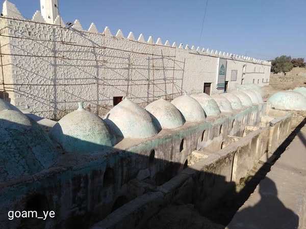 زيارة ميدانية لتفقد اعمال الترميم لجامع الجند التاريخي في محافظة تعز - صورة إضافية 2